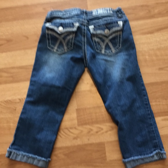 Capris - Picture 2 of 4